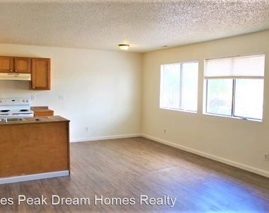 349 Gahart Drive Unit B - Photo Thumbnail 2