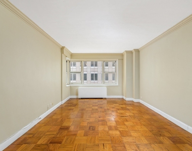 159 W 53rd Street - Photo Thumbnail 3