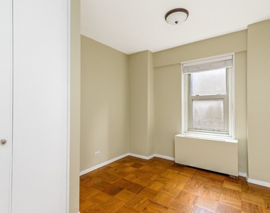 159 W 53rd Street - Photo Thumbnail 6