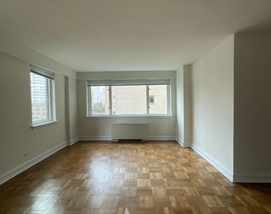 East 71st Street - Photo Thumbnail 1
