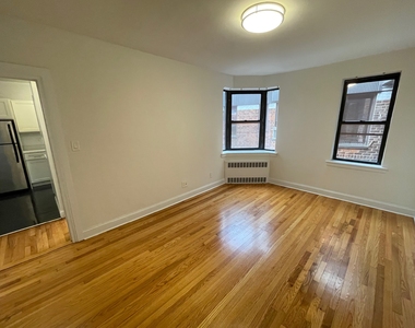141-30 Pershing Crescent - Photo Thumbnail 17