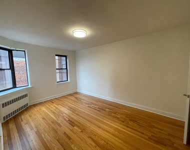 141-30 Pershing Crescent - Photo Thumbnail 16
