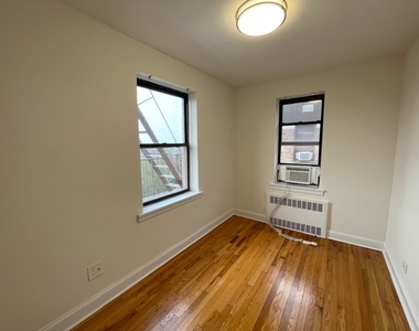 141-30 Pershing Crescent - Photo Thumbnail 14