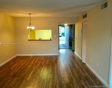 451 Sw 113th Way - Photo Thumbnail 1