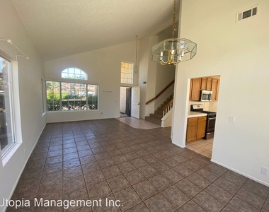 3234 Rollingridge Ave - Photo Thumbnail 3