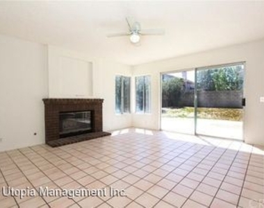 3234 Rollingridge Ave - Photo Thumbnail 9