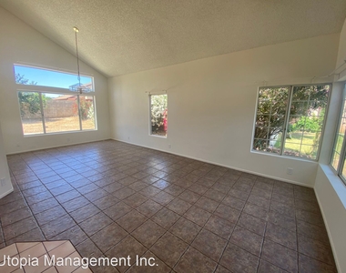 3234 Rollingridge Ave - Photo Thumbnail 4