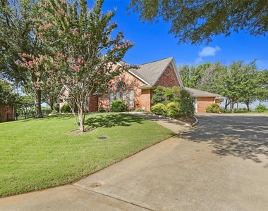 645 Sugarloaf Court - Photo Thumbnail 2