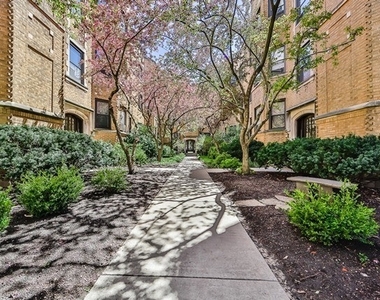 547 W Brompton Avenue - Photo Thumbnail 2