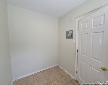 137 E Norwood Ct - Photo Thumbnail 15