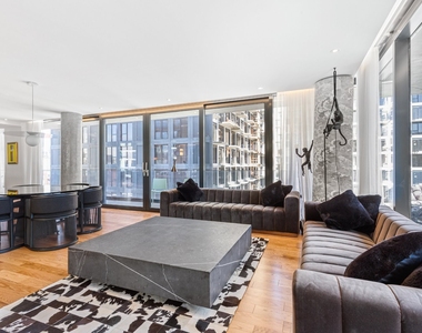 242 Rue Young #803 - Photo Thumbnail 24