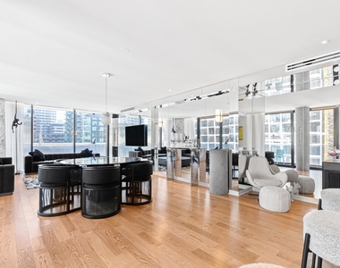 242 Rue Young #803 - Photo Thumbnail 13