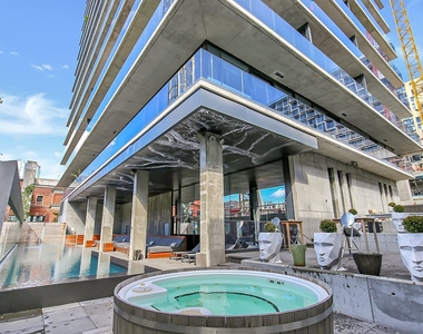242 Rue Young #803 - Photo Thumbnail 33