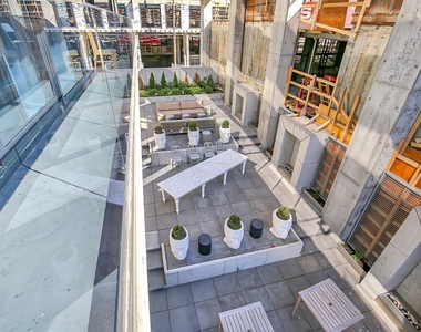 242 Rue Young #803 - Photo Thumbnail 31