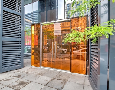 242 Rue Young #803 - Photo Thumbnail 37