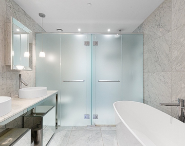 242 Rue Young #803 - Photo Thumbnail 21