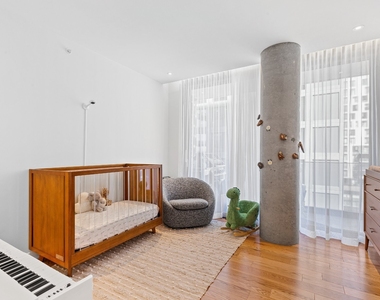 242 Rue Young #803 - Photo Thumbnail 5
