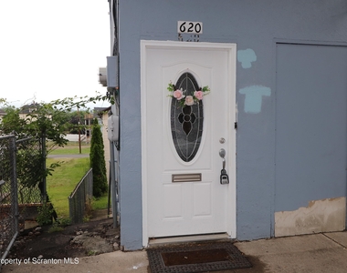 620 Cedar Ave - Photo Thumbnail 2