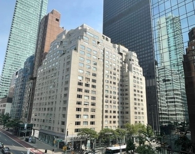 East 57th Street - Photo Thumbnail 2
