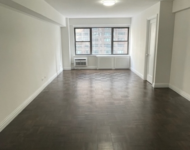 East 57th Street - Photo Thumbnail 1