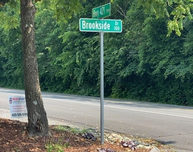 100 Brookside Drive - Photo Thumbnail 11