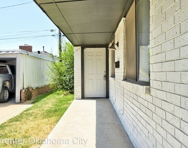 3621 N Drexel Blvd - Photo Thumbnail 3