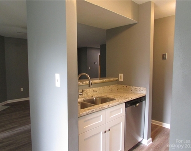 8115 Tremaine Court - Photo Thumbnail 7