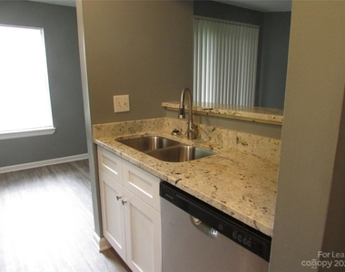 8115 Tremaine Court - Photo Thumbnail 9