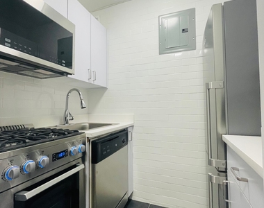 East 56th Street - Photo Thumbnail 7