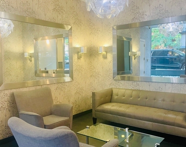 East 56th Street - Photo Thumbnail 8