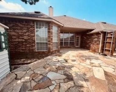 8002 Munich Drive - Photo Thumbnail 8