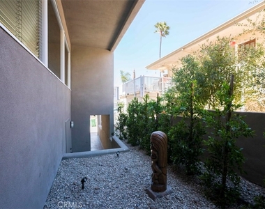 1076 Miramar Street - Photo Thumbnail 20