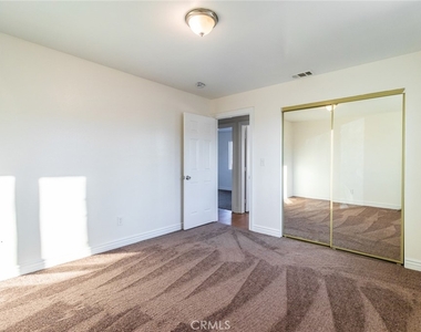 9128 Menlo Avenue - Photo Thumbnail 21