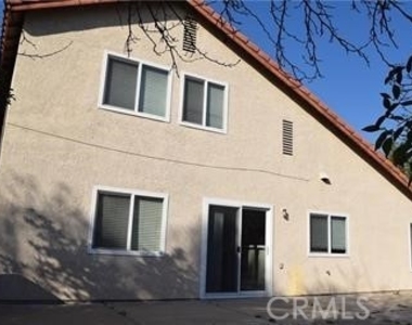 307 Emerald Avenue - Photo Thumbnail 2