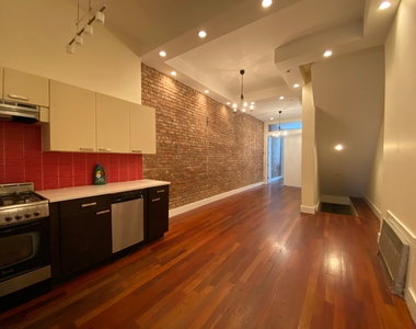 179 Knickerbocker Avenue - Photo Thumbnail 7