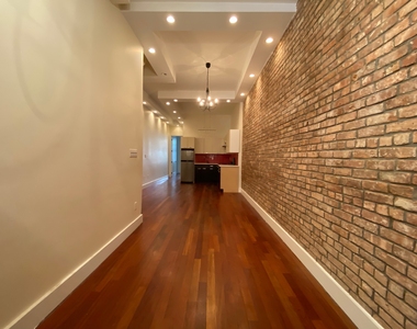 179 Knickerbocker Avenue - Photo Thumbnail 6