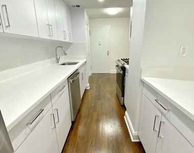 East 55h Street - Photo Thumbnail 2