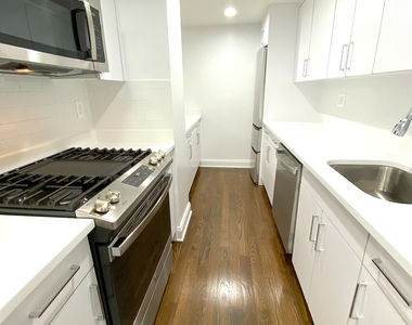 East 55h Street - Photo Thumbnail 1