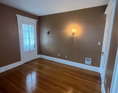 543 Potomac Avenue - Photo Thumbnail 10