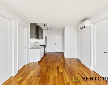 310 Graham Avenue - Photo Thumbnail 2