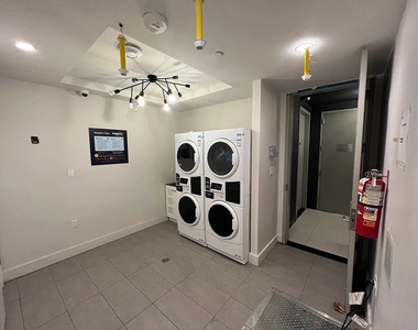 310 Graham Avenue - Photo Thumbnail 15