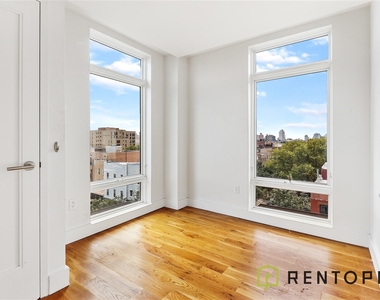 310 Graham Avenue - Photo Thumbnail 3