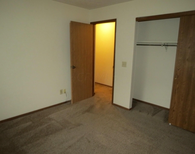 2273 Hughey Drive - Photo Thumbnail 5