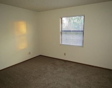 2273 Hughey Drive - Photo Thumbnail 4