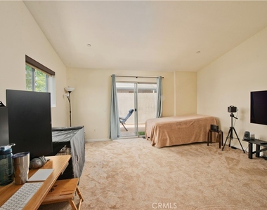 10918 Morrison Street - Photo Thumbnail 15