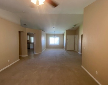 5010 Paradise Harbor Place - Photo Thumbnail 18