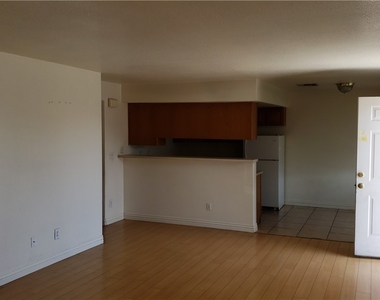 5165 Glendale Avenue - Photo Thumbnail 12