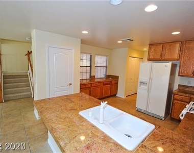 7285 Sheared Cliff Lane - Photo Thumbnail 12