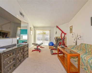 2801 Gentilly Lane - Photo Thumbnail 2