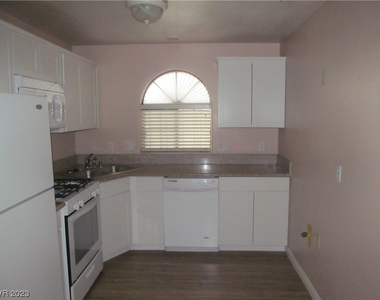 1425 Santa Margarita Street - Photo Thumbnail 7